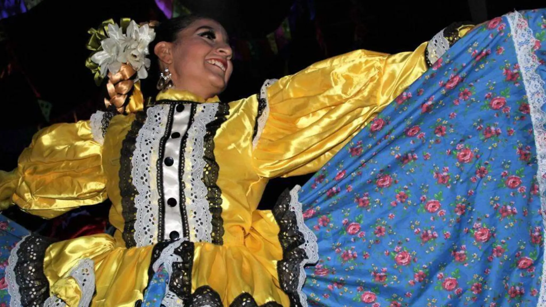 21 Presentan 6º Festival de Danza Folklórica3